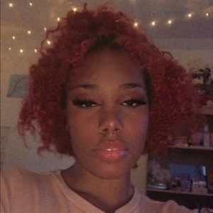 Meet your Posher, Daniela